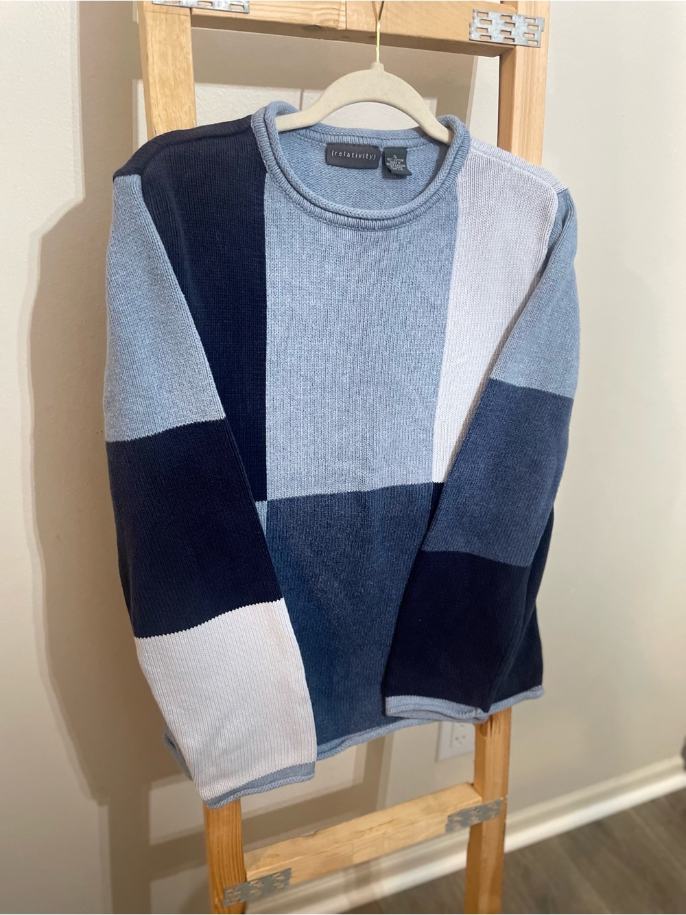 relativity Color Block Crewneck in Blue & White Like New